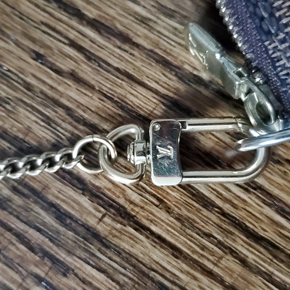 Louis Vuitton Damier Ebene Mini Pochette - EUC - Picture 7 of 16